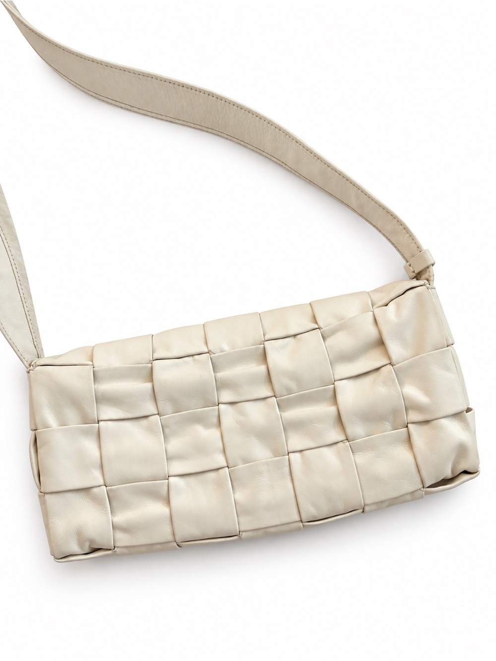 Bottega Veneta Crossbody Like new Woven Leather Shoulder Bag in Cream